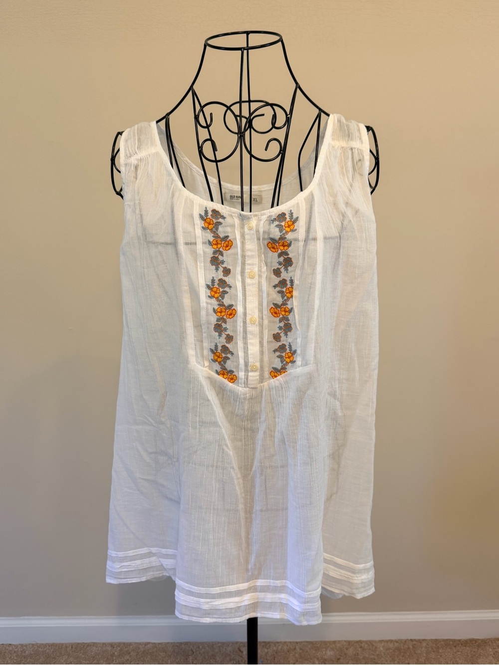 Old Navy White Floral Embroidered Boho Scoop Neck Button Front Tunic Tank Top XL